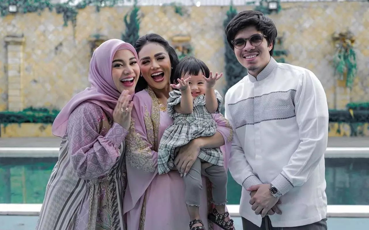 Dicap Tak Lebay, Doa Kris Dayanti di Mitoni Kehamilan Kedua Aurel Dinilai Sederhana Namun Mendalam