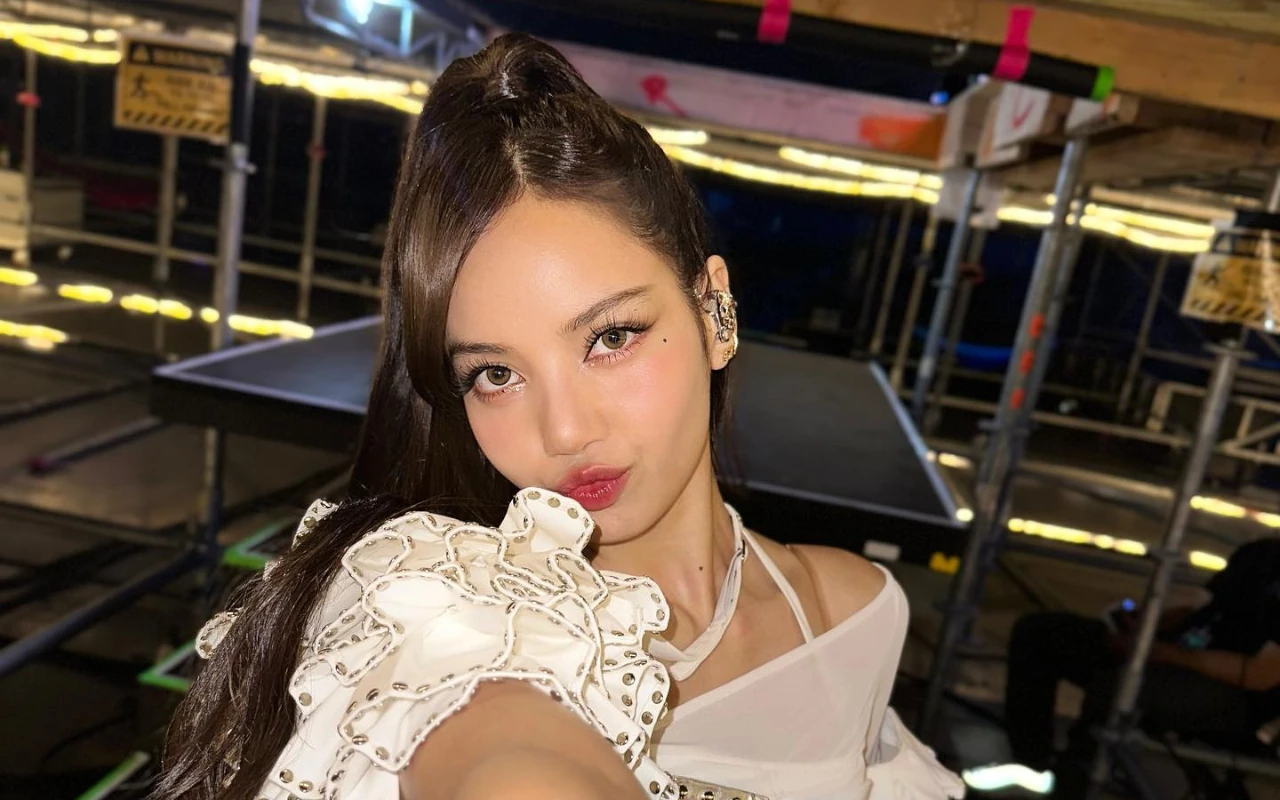 Lisa BLACKPINK Tuai Protes Keras Fans dan Netizen Tiongkok Terkait Tampil di Crazy Horse