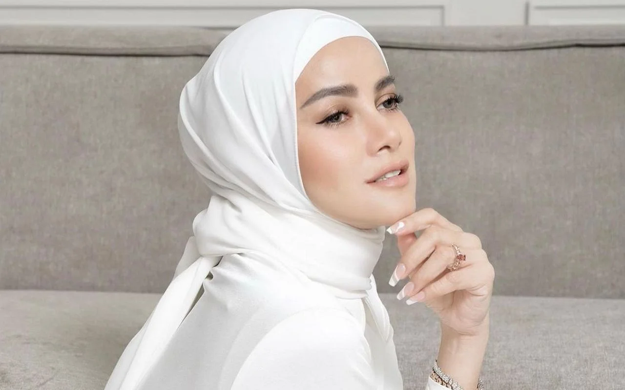 Reaksi Olla Ramlan Pasca Dicibir Bakal Lepas Hijab Demi Cuan