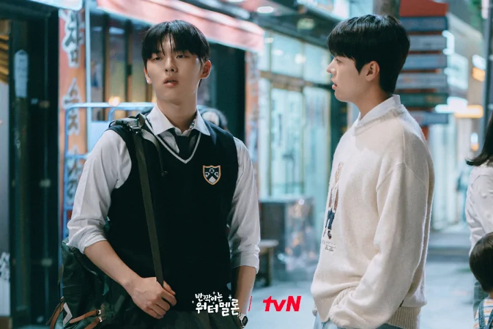 Choi Hyun Wook Ungkap Kekhawatiran Perankan Cowok Imut di \'Twinkling Watermelon\'