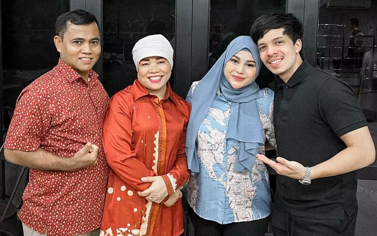 Aurel Hermansyah Unggah Pesan Bijak Usai Kabar Haji Faisal Tak Diundang Mitoni Jadi Sorotan