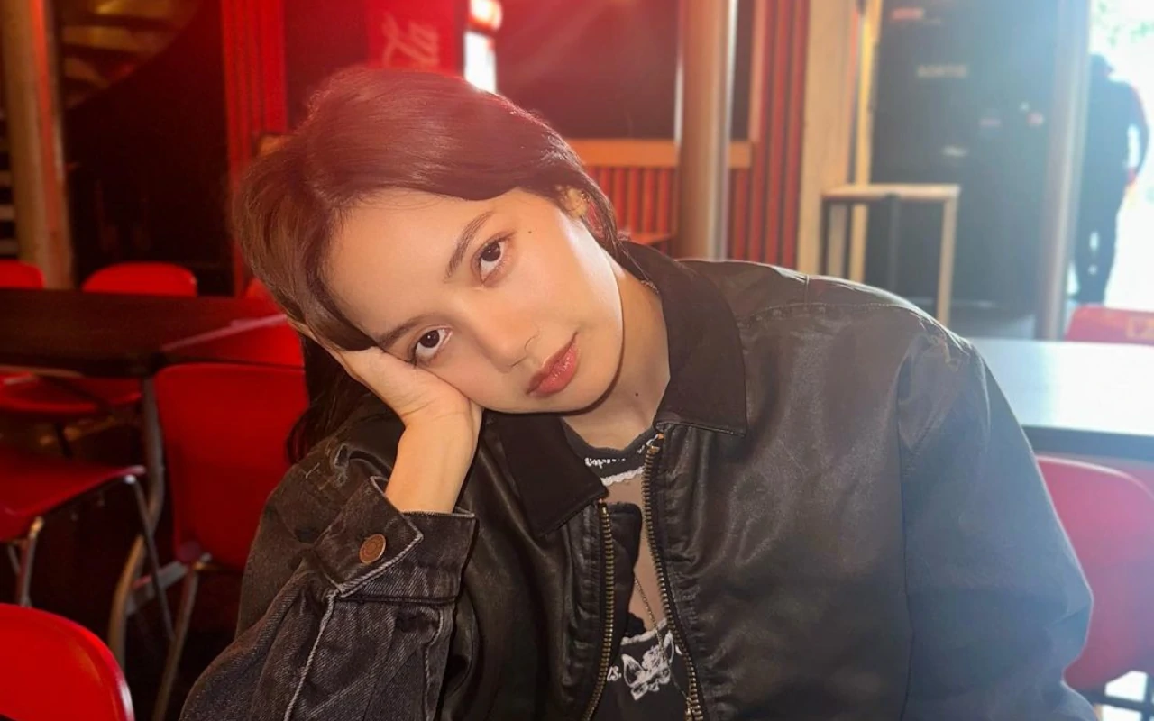 Gosip Lisa BLACKPINK Tolak Perbarui Kontrak Sebabkan Harga Saham YG Jatuh