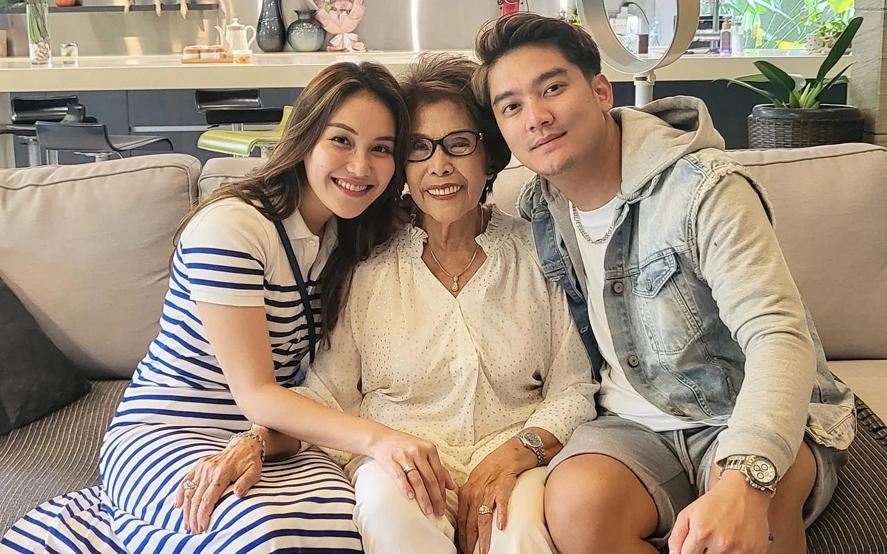 Ayu Ting Ting Video Call Bareng Nenek Boy William, Isi Obrolan Buat Gemas