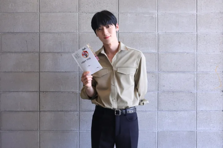 Pamitan, Hwang Minhyun Bahas Kecewaan Bintangi \'My Lovely Liar\'