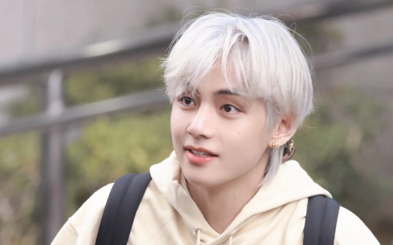 V BTS Promosikan Album Solo 'Layover' di Jepang, Trending Lewat Keyword Tak Terduga