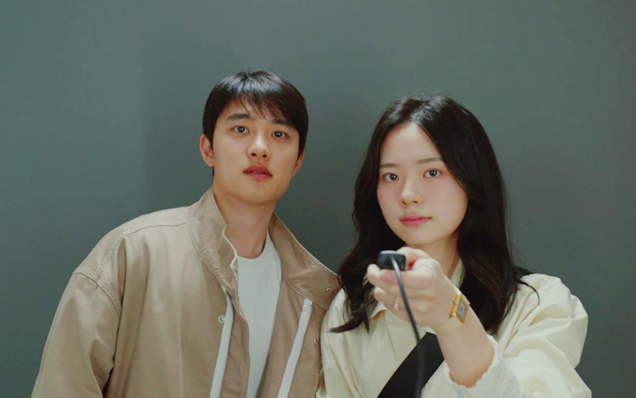 Perkumpulan Aktris Pecinta D.O. EXO Kumpul di Post Lee Jae In Kala Pamer BTS MV 'Somebody'