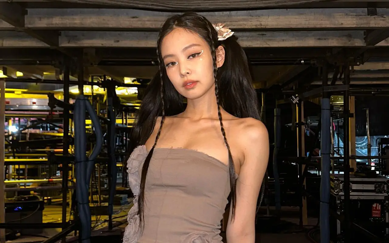 Jennie BLACKPINK Pakai Veil Hitam di Final 'BORN PINK' Munculkan Kecurigaan Kontrak