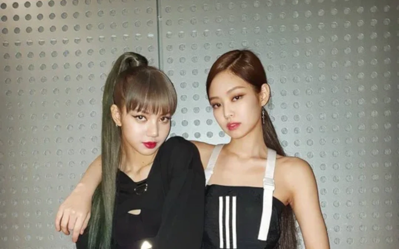 Mama Jennie dan Lisa Gandengan Nonton BLACKPINK, Ternyata Bukan Dari Konser 'BORN PINK'