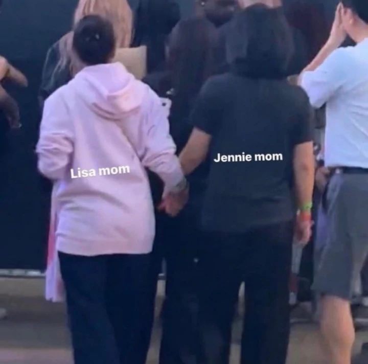 Mama Jennie dan Lisa Gandengan Nonton BLACKPINK, Ternyata Bukan Dari Konser \'BORN PINK\'