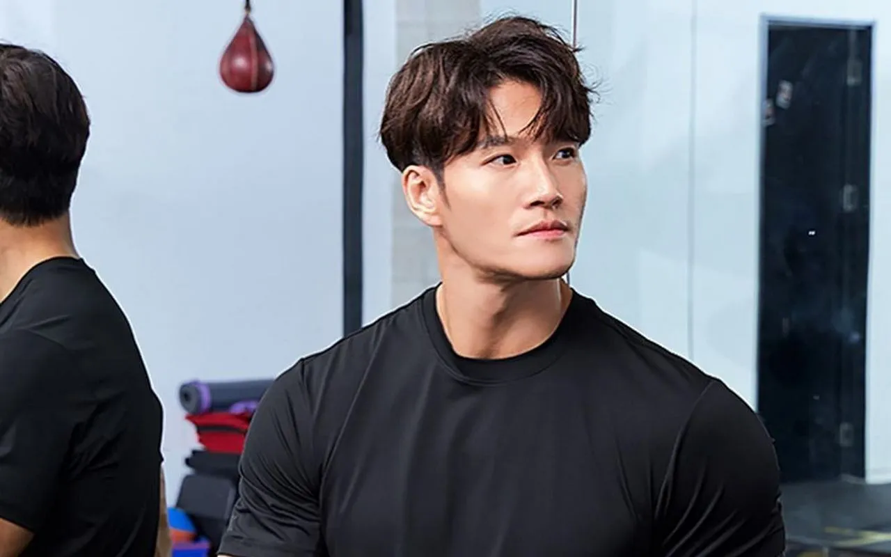 Jual Kaos Harga Hampir Setengah Juta, Kim Jong Kook Respon Komentar Mahal dari Netizen