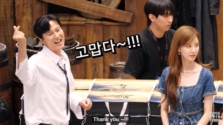 Cara Kim Nam Gil Tanggapi Teriakan Penonton di Event \'Song of the Bandits\' Dipuji