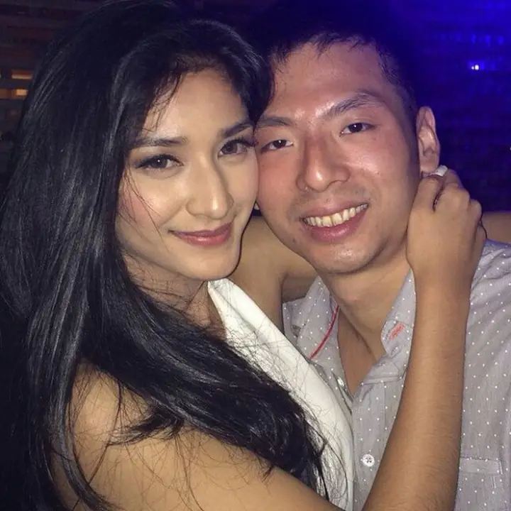 Fanny Ghassani dengan Victor Ramli Kwan