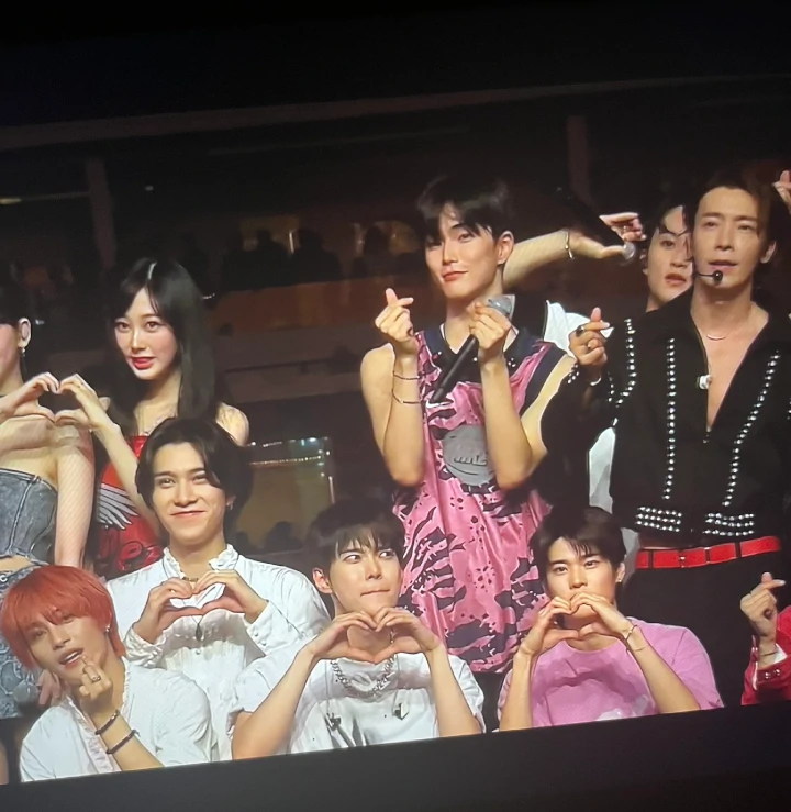 Bombastic Side Eye Ala Doyoung
