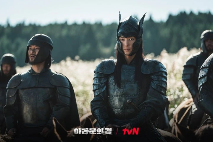 Akting Lee Joon Gi dan Shin Se Kyung Dipuji, Rating \'Arthdal Chronicles 2\' Malah Merosot Akting Lee Joon Gi dan Shin Se Kyung Dipuji, Rating \'Arthdal Chronicles 2\' Malah Merosot Akting Lee Joon Gi dan Shin Se Kyung Dipuji, Rating \'Arthdal Chronicles 2\' Malah Merosot