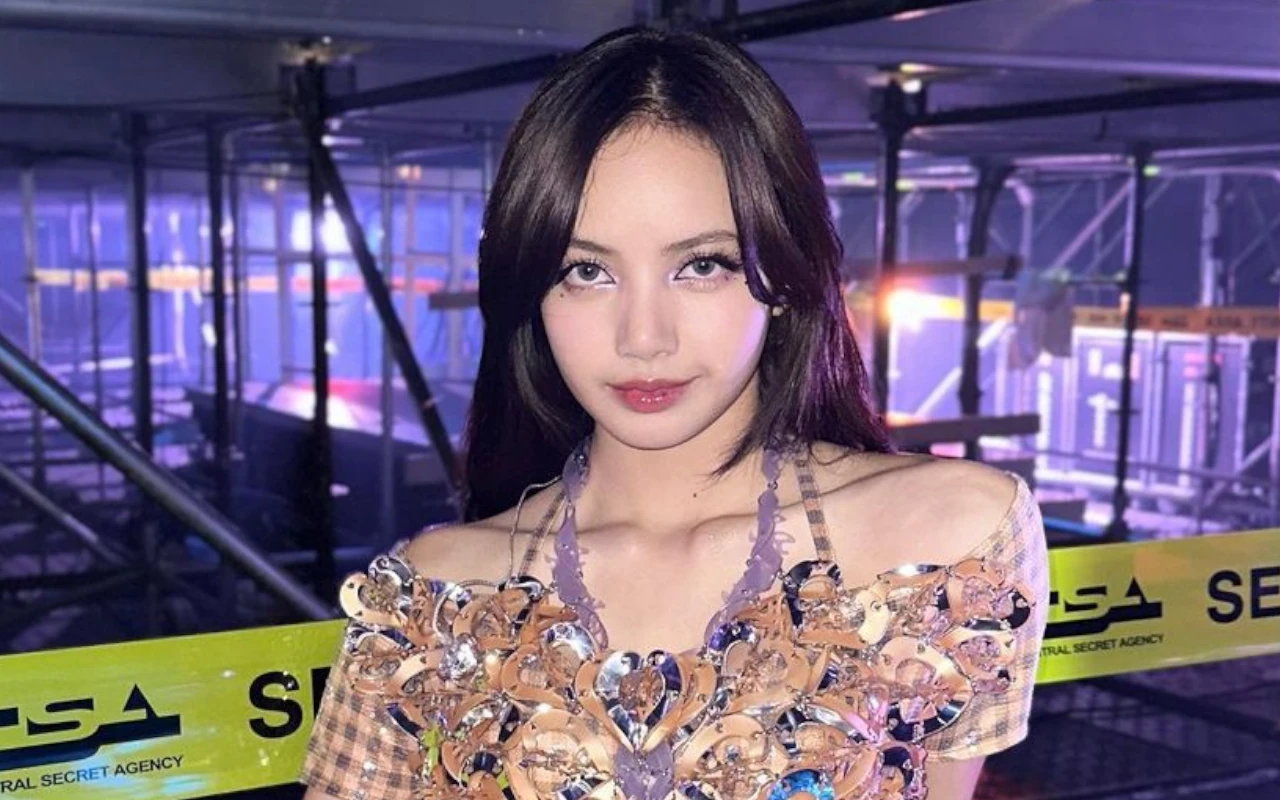 YG Tak Atur Pengawal, Lisa BLACKPINK Diduga Dijemput Pacar Setibanya di Prancis