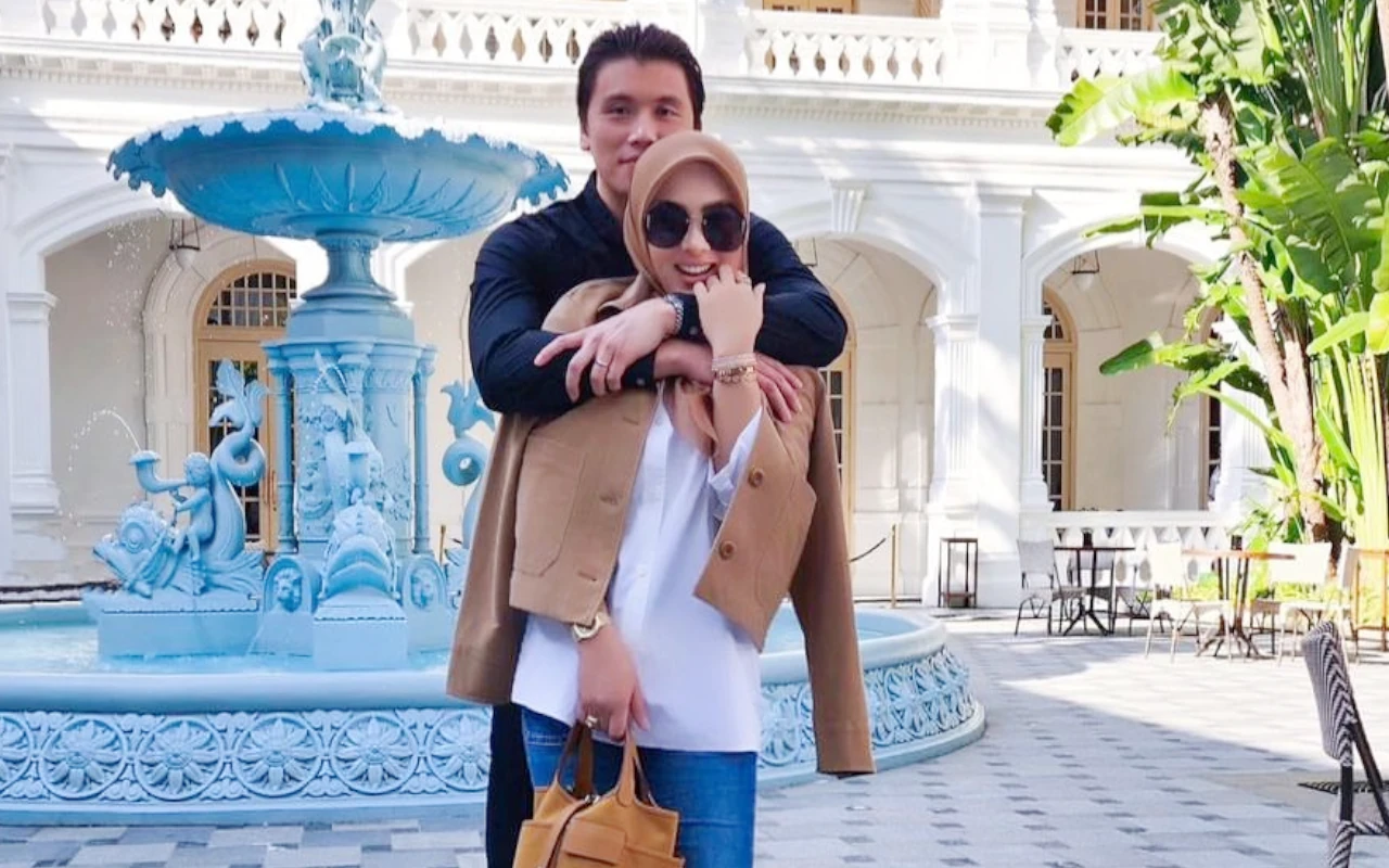 Syahrini Dicurigai Edit Foto, Wajah Reino Barack Diduga Jadi Korban Sampai Meleyot