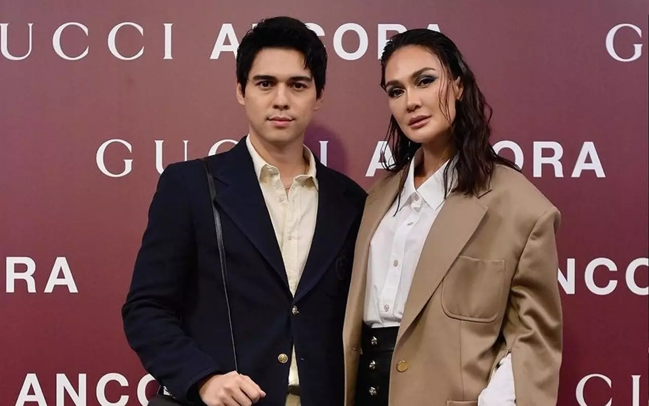 Luna Maya Diperlakukan Bak Ratu Oleh Sang Kekasih di Hadapan Publik Bikin Melting Abis