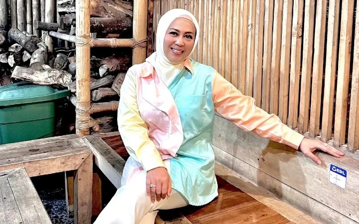Tante Indra Priawan Sentil Kemewahan Nikita Willy, Istri Denny Cagur Berpesan Soal Adab - Topik Pagi
