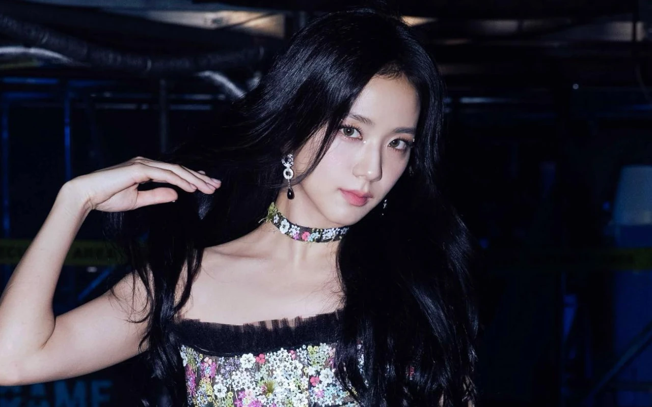 Jisoo BLACKPINK Buktikan Pengaruh di PFW 2023, Kedekatan Dengan Istri Presiden Prancis Tak Terduga