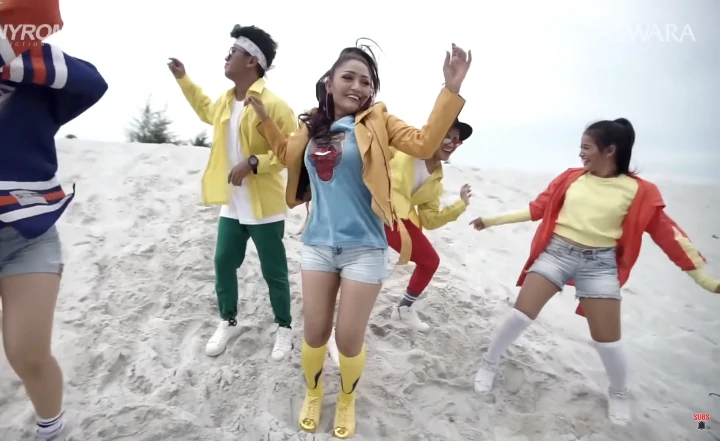 Buat Teobosan dengan 'Lagi Syantik'