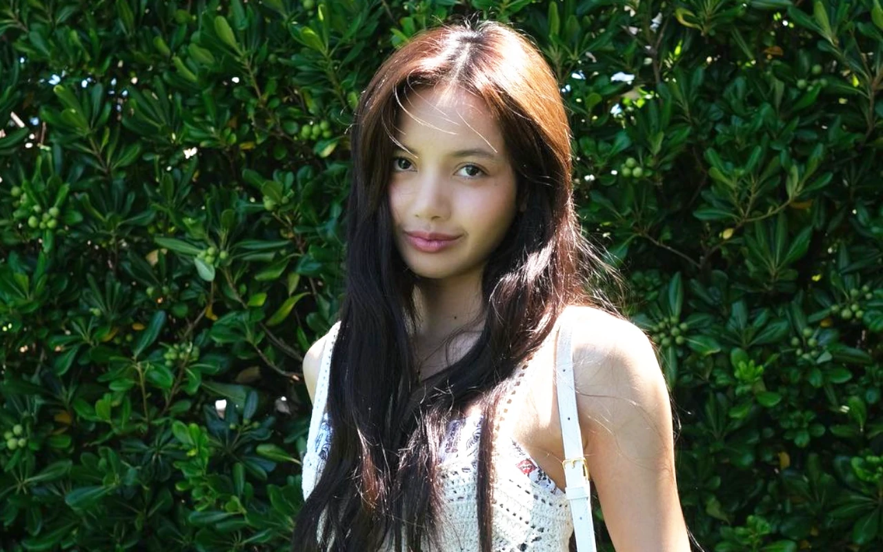 Foto Diduga Lisa BLACKPINK Cuma Pakai Dalaman di Crazy Horse Dicurigai Palsu