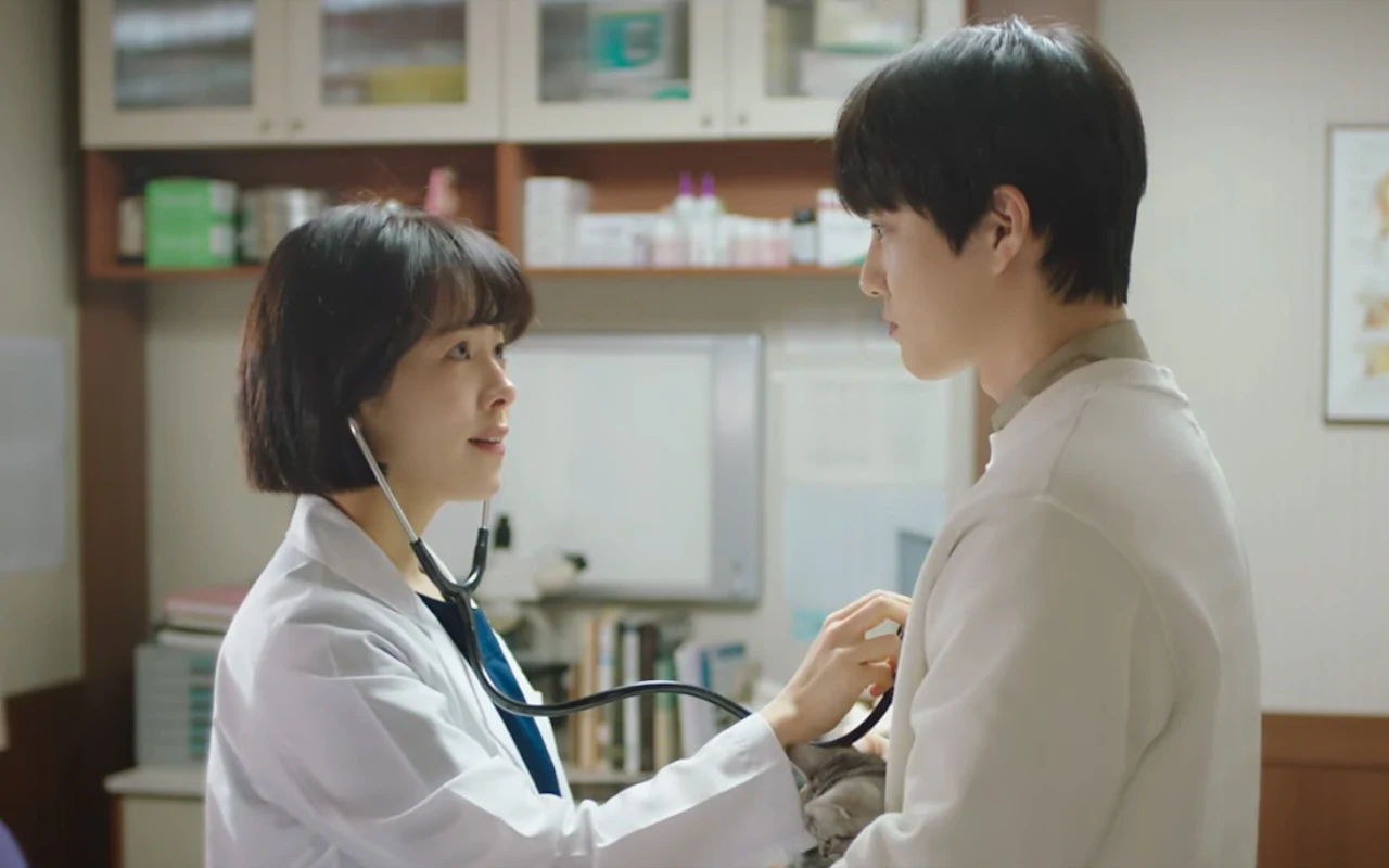 Han Ji Min Tahu Sosok Pembunuh di 'Behind Your Touch' Sejak Awal, Suho EXO Sempat Kepo