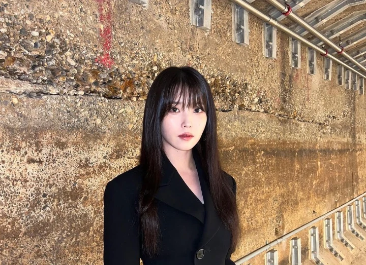 IU