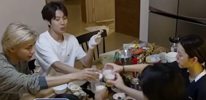 Beda Minuman V BTS & Park Seo Joon Cs di Spin-Off \'Jinny\'s Kitchen\' Disorot Media Korea