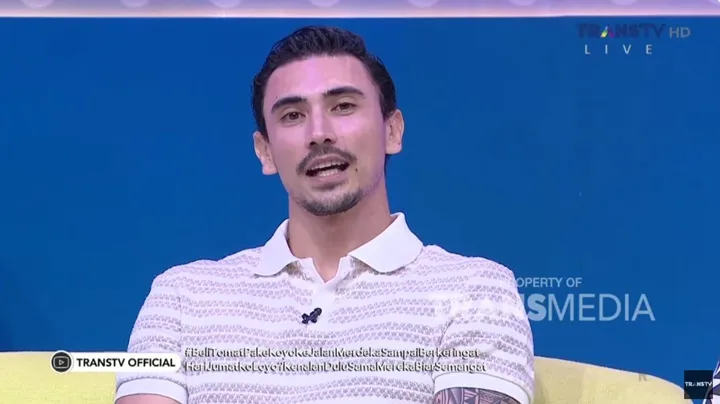 Jessica Iskandar Disebut Tak Bisa Cuci Piring, Vincent Verhaag Sat Set Bantu Kerjakan Tugas Rumah