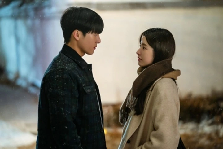 \'Doona!\' Review: Ketika Suzy dan Yang Se Jong Bertemu di Rumah Kos dan Saling Jatuh Cinta