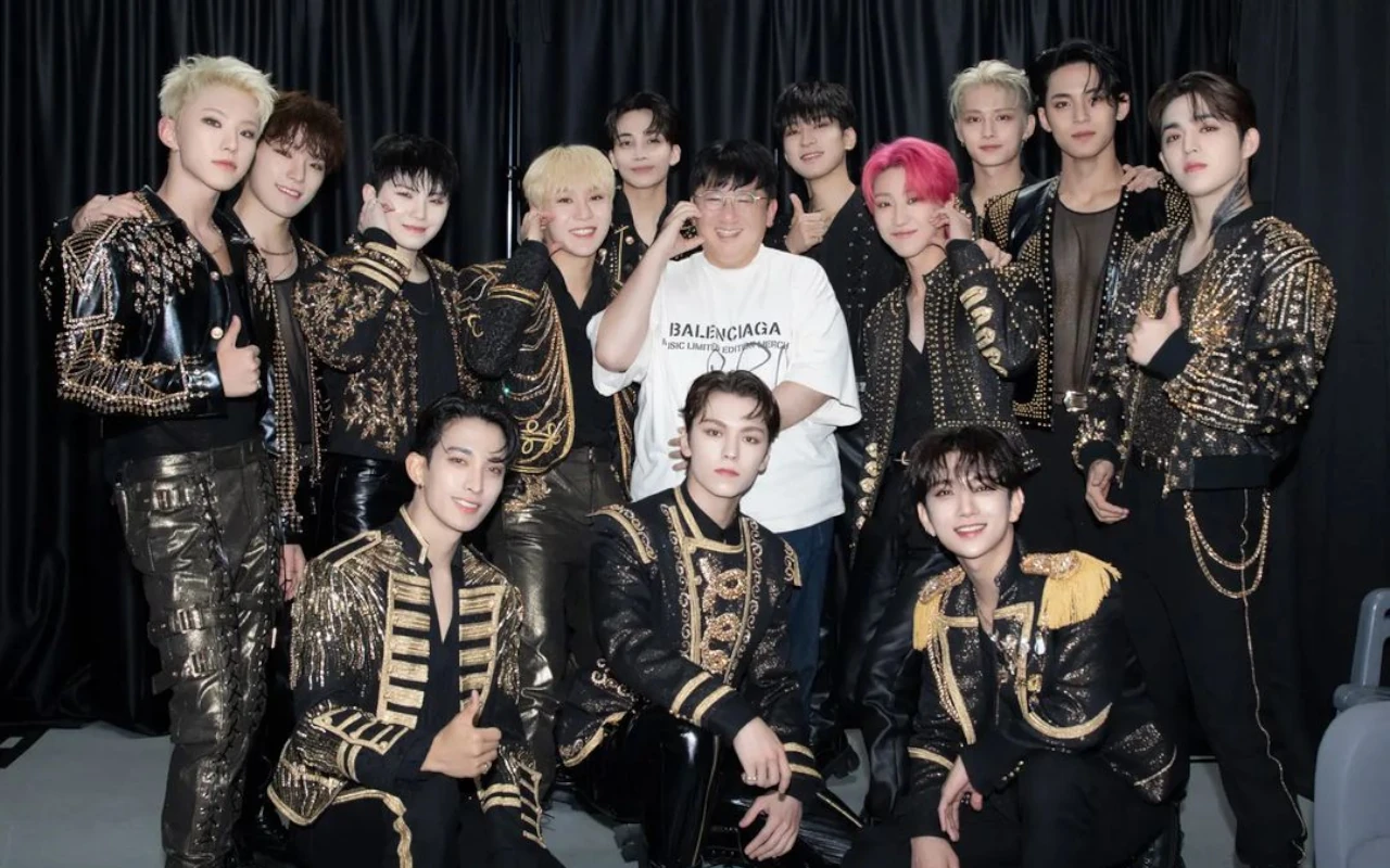 SEVENTEEN Nyanyi 'God of Light Music' Pakai Namanya, Bang Si Hyuk Beri Tanggapan Tak Terduga