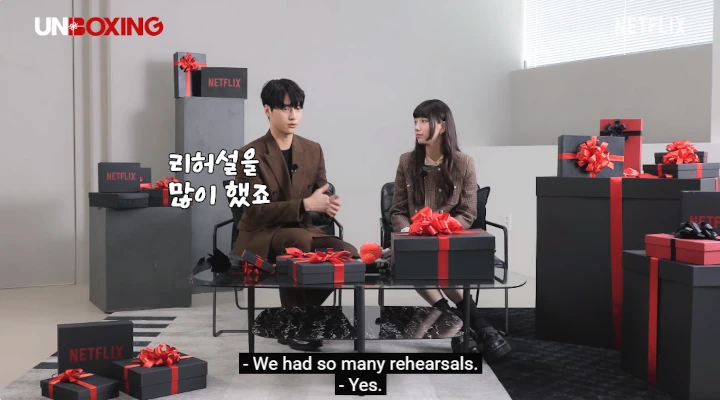 Suzy & Yang Se Jong Bolak-Balik Latihan Ciuman Pakai Properti Es di \'Doona!\'