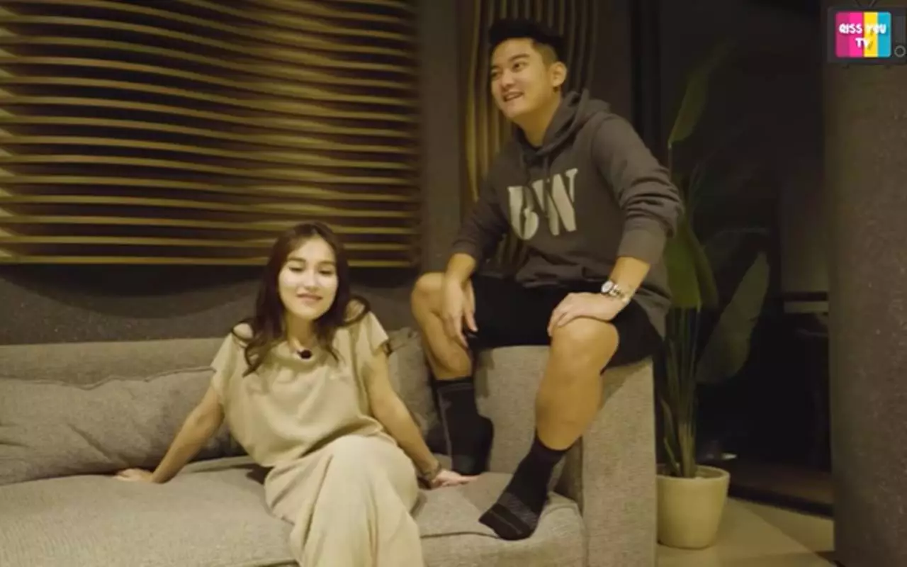 Rok Ayu Ting Ting Tak Sengaja Kebuka Di Depan Kamera, Boy William Sigap Lindungi
