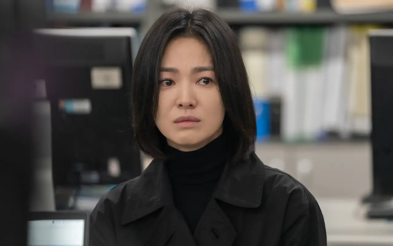 Visual Aktris 'The Glory' Versi Tiongkok Dibandingkan dengan Song Hye Kyo