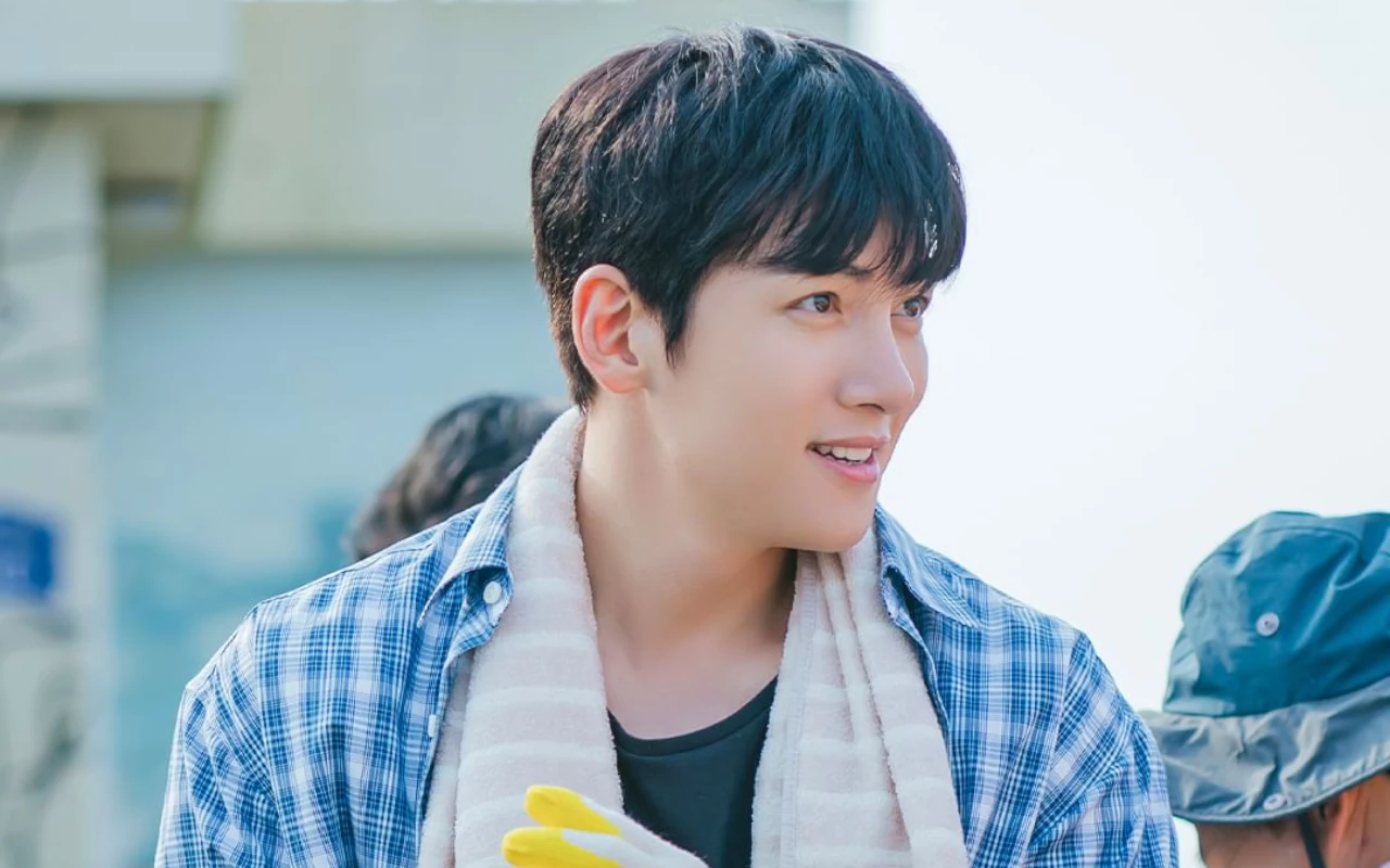 Peran Tak Biasa Ji Chang Wook di ‘Welcome to Samdalri’ Dipuji Media Korea