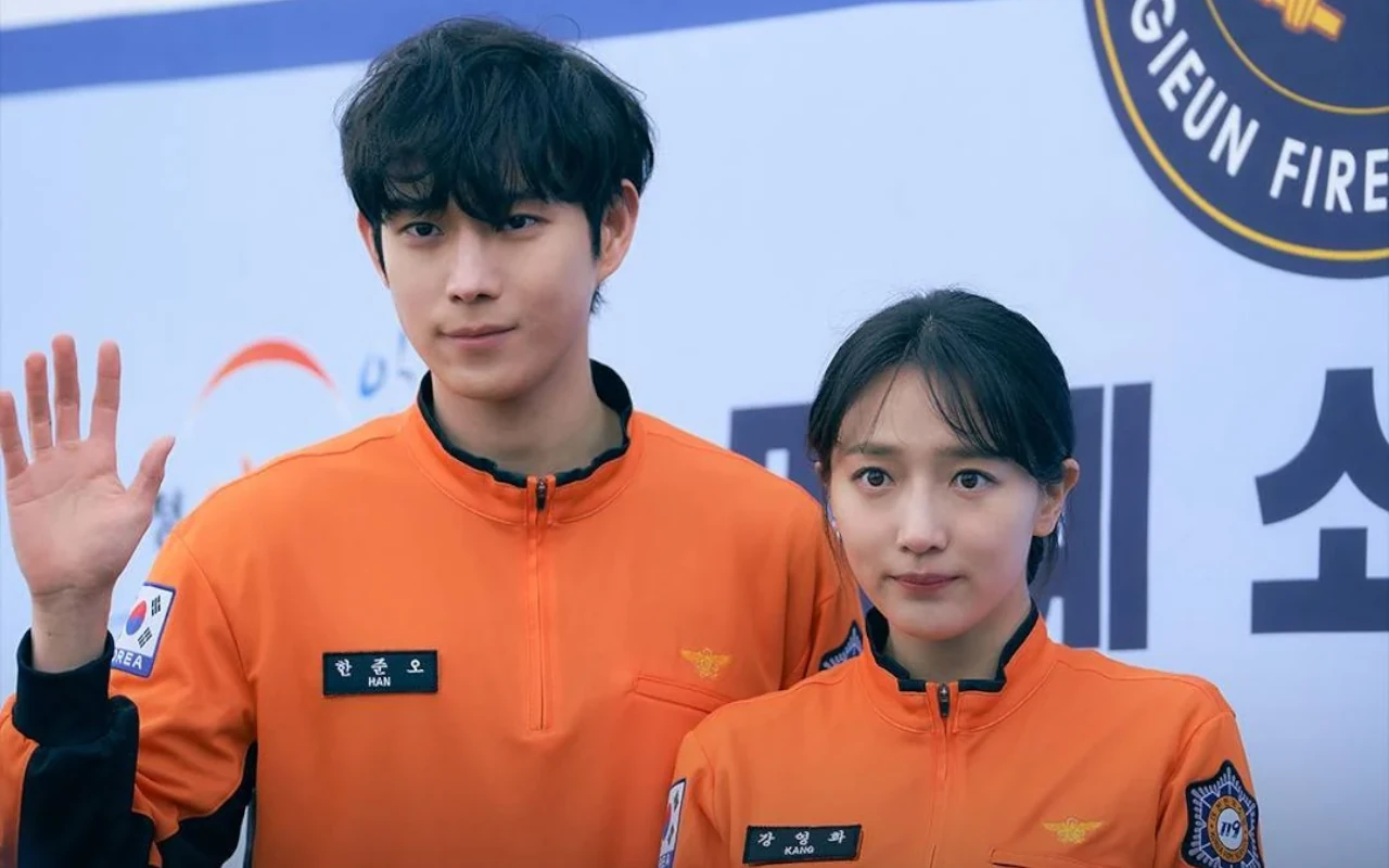 'Moon in the Day' Episode 3 Recap: Pyo Ye Jin Pasrah Jadi Bodyguard Kim Young Dae