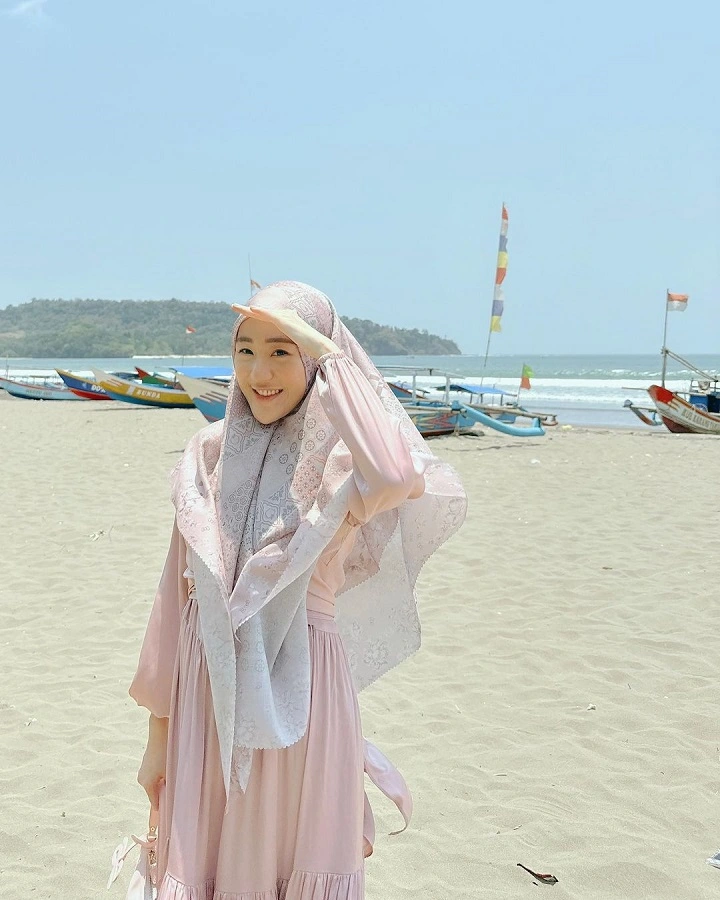 Larissa Chou Hamil Anak Pertama Ikram Rosadi