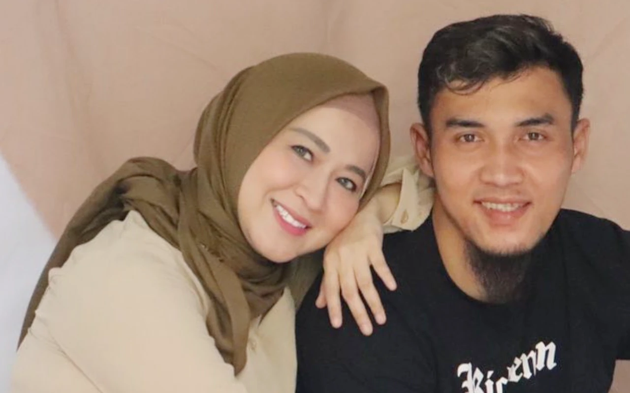 Gunawan Dwi Cahyo Fokus Ikut Pengajian Saat Okie Agustina Diserang Akun Bodong
