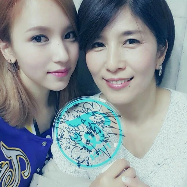 Mina TWICE
