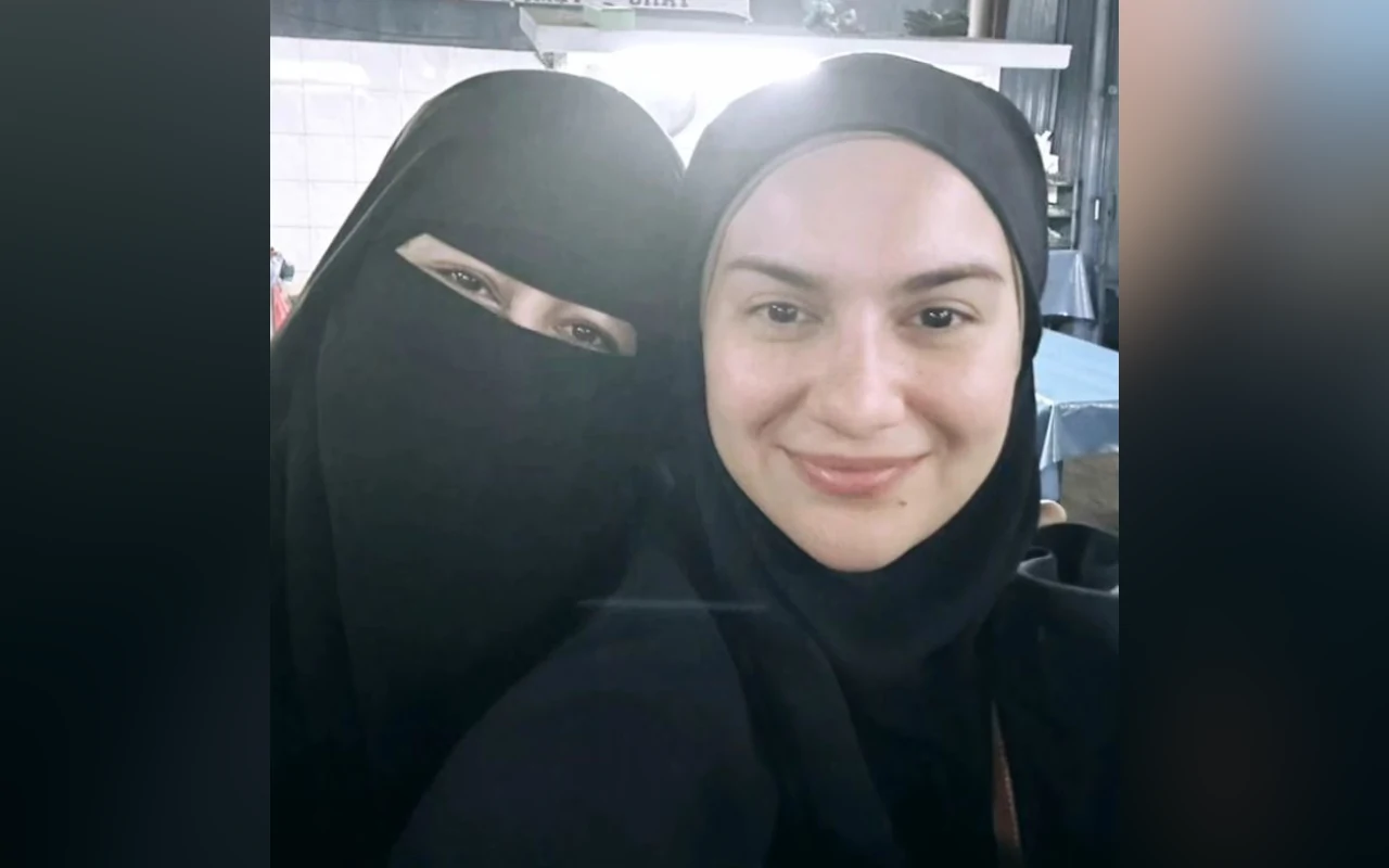 Umi Pipik Bantah Dicurhati Irish Bella Soal Masalah dengan Ammar Zoni