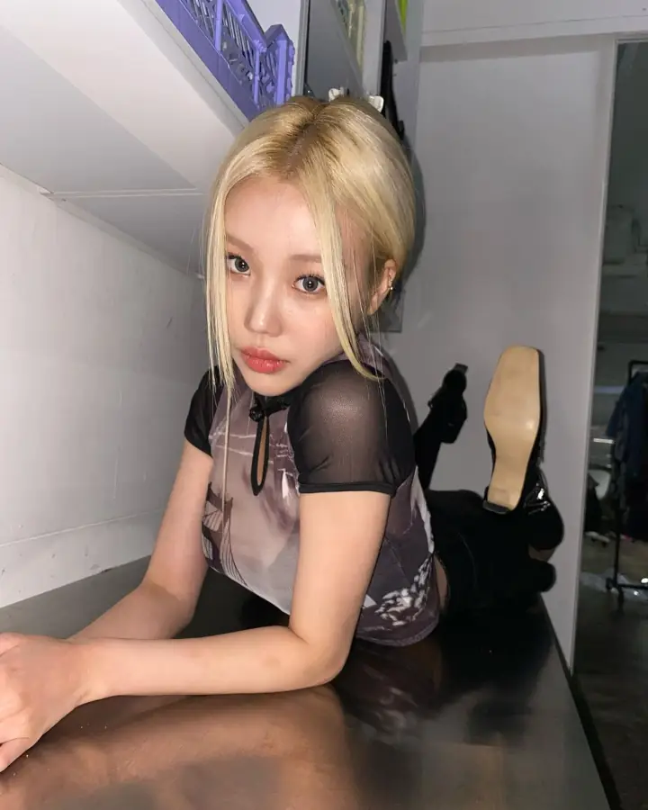 JooE MOMOLAND