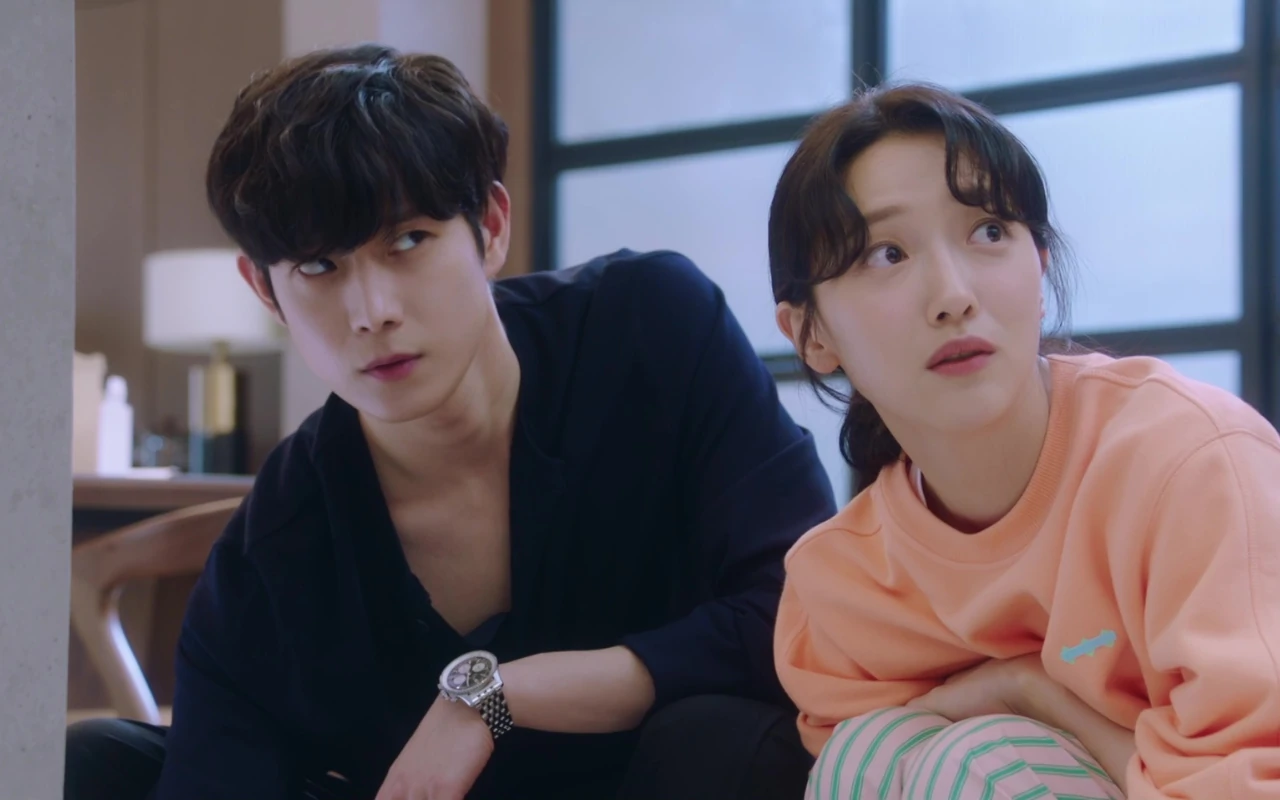 'Moon in the Day' Episode 7 Recap: Alasan Kim Young Dae Nikahi Pyo Ye Jin Terungkap