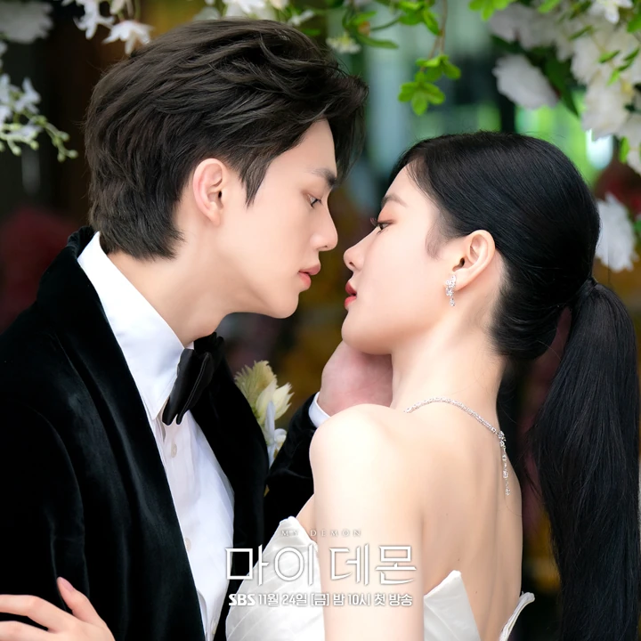 Sutradara \'My Demon\' Tanggapi Kemiripan Tema dengan \'Perfect Marriage Revenge\'