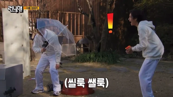 Tingkah Imut Yoo Seung Ho Buat V BTS Ngakak di \'Running Man\'