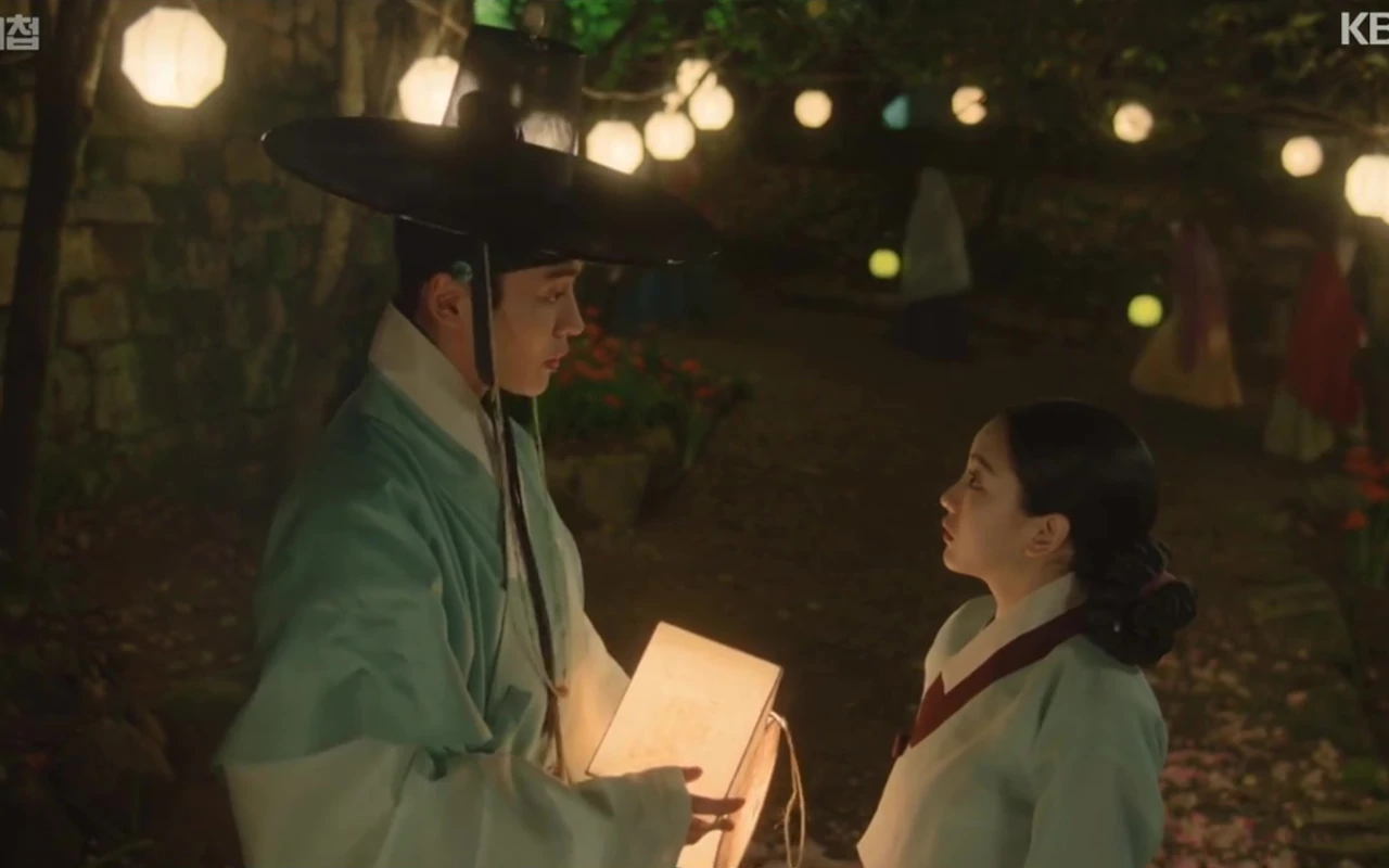 'The Matchmakers' Episode 9 Recap: Cho Yi Hyun Buat Rowoon Dimabuk Cinta