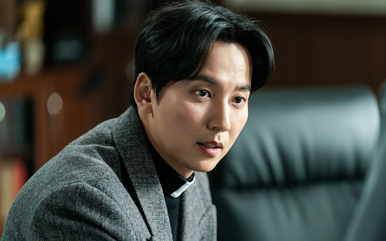 Kabar Kembalinya Kim Nam Gil ke 'The Fiery Priest 2' Disambut Bahagia