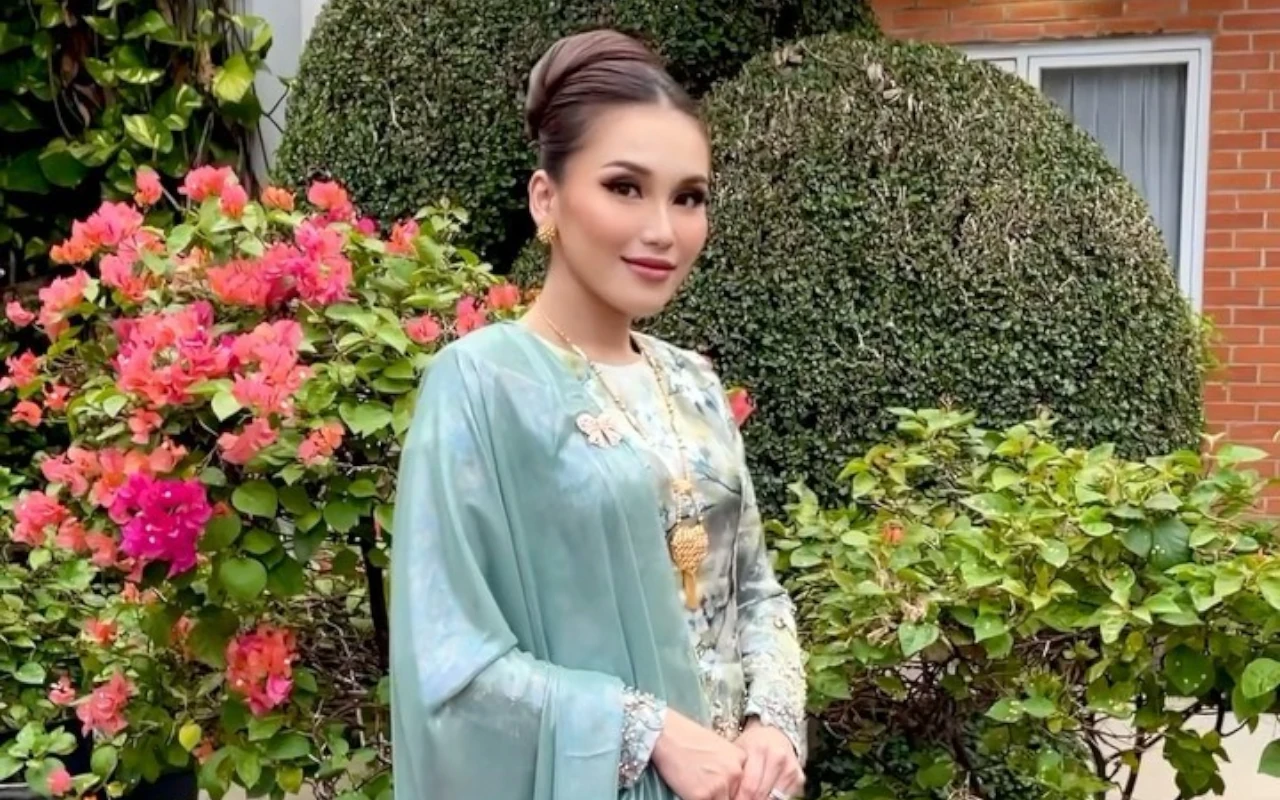 Ayu Ting Ting Pancarkan Aura Mahal dengan Dandanan ala Cewek India