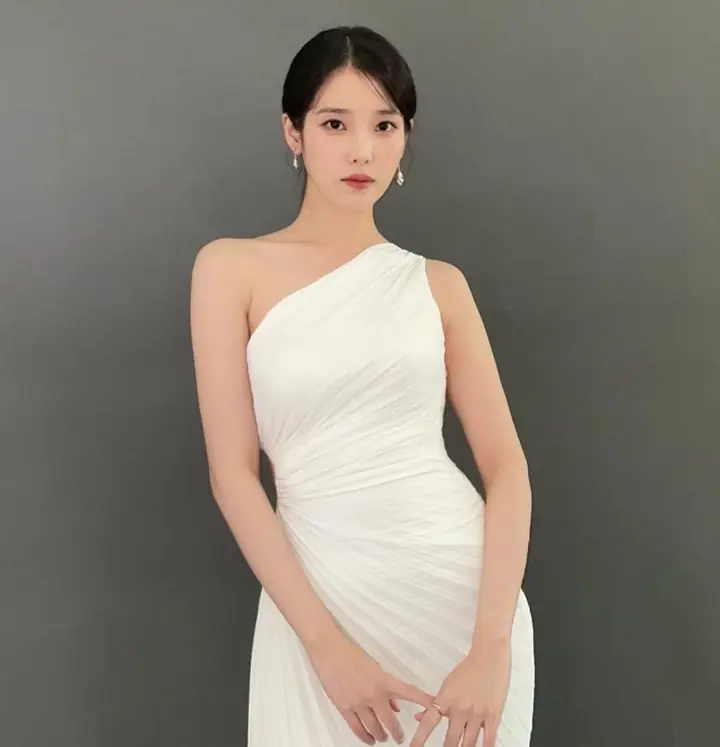 IU
