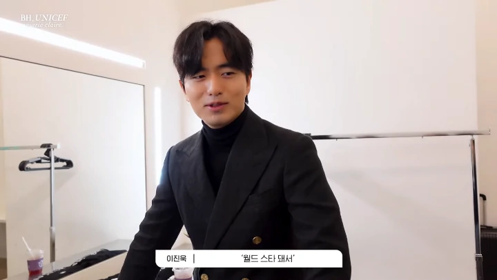 Lee Jin Wook Digadang-gadang Bakal Jadi Bintang Dunia Lewat \'Squid Game 2\' Lee Jin Wook Digadang-gadang Bakal Jadi Bintang Dunia Lewat \'Squid Game 2\' Lee Jin Wook Digadang-gadang Bakal Jadi Bintang Dunia Lewat \'Squid Game 2\'