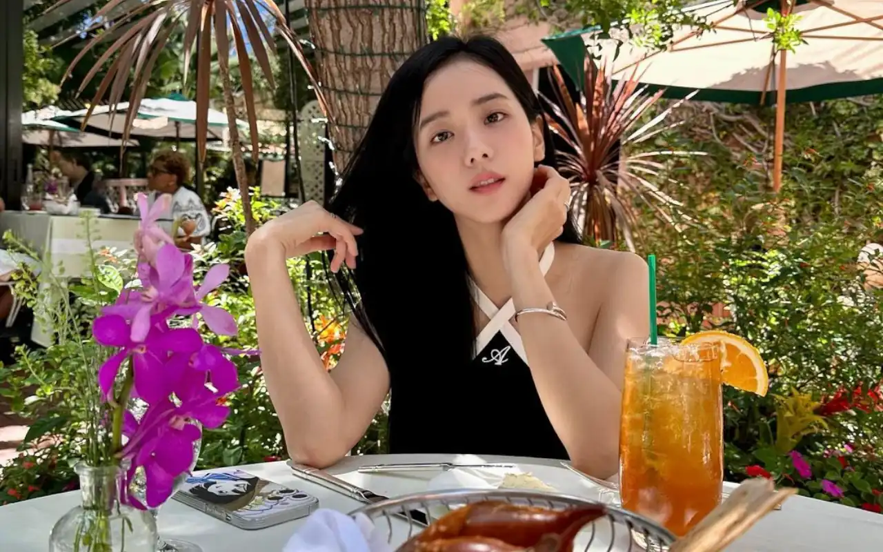 Jisoo BLACKPINK Beri Fans Hadiah Tak Terduga Di Tengah Kabar Kembali Pacaran dengan Ahn Bo Hyun